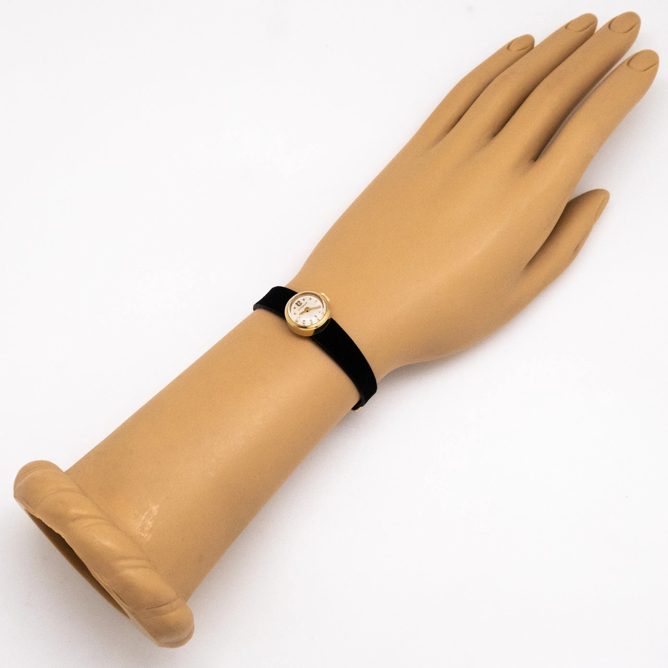 1980's Vintage Wittnauer Ladies 14K Yellow Gold Watch (# 14657)