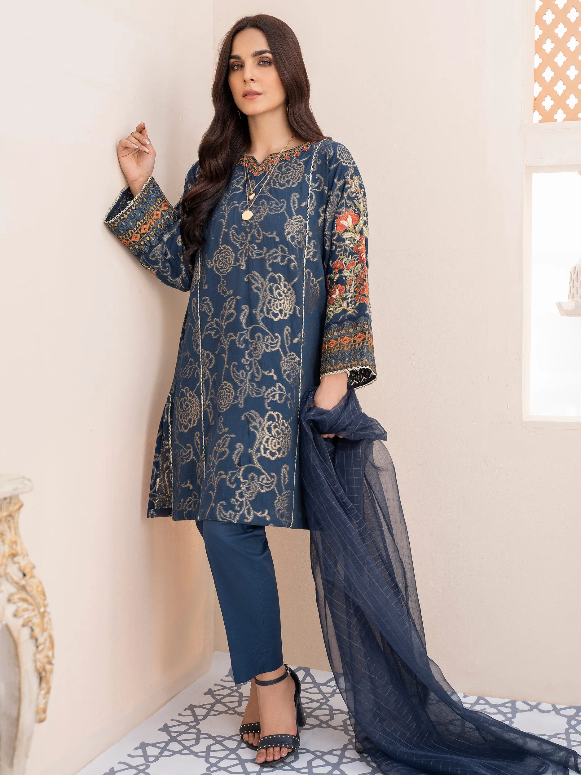 2 Piece Embroidered Jacquard Suit