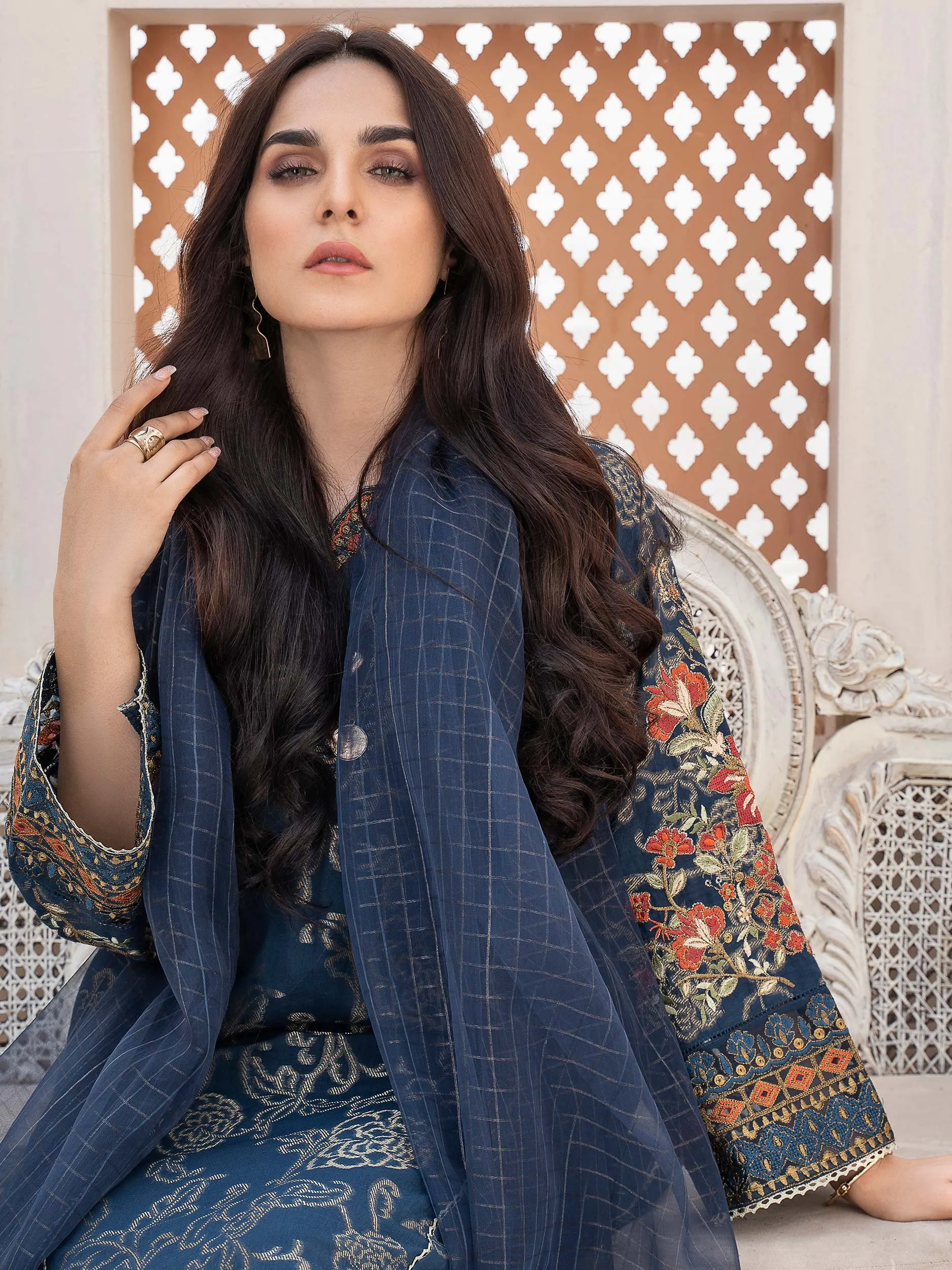 2 Piece Embroidered Jacquard Suit