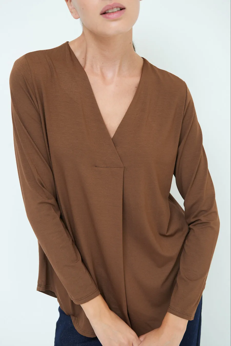 Classic V-neck long sleeve top wholesale