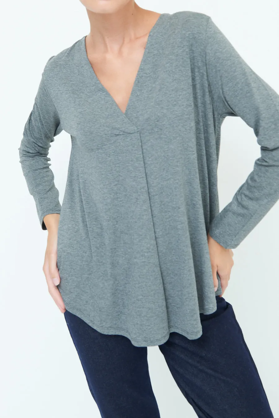 Classic V-neck long sleeve top wholesale