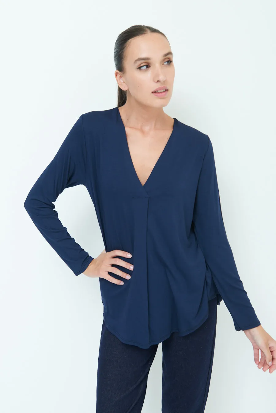 Classic V-neck long sleeve top wholesale