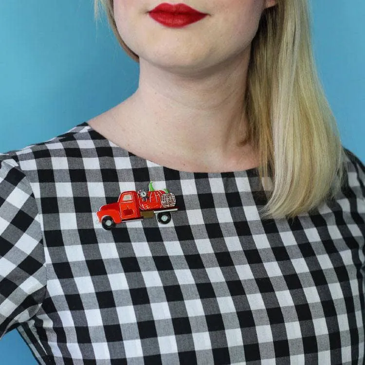 County Fair Chariot Brooch