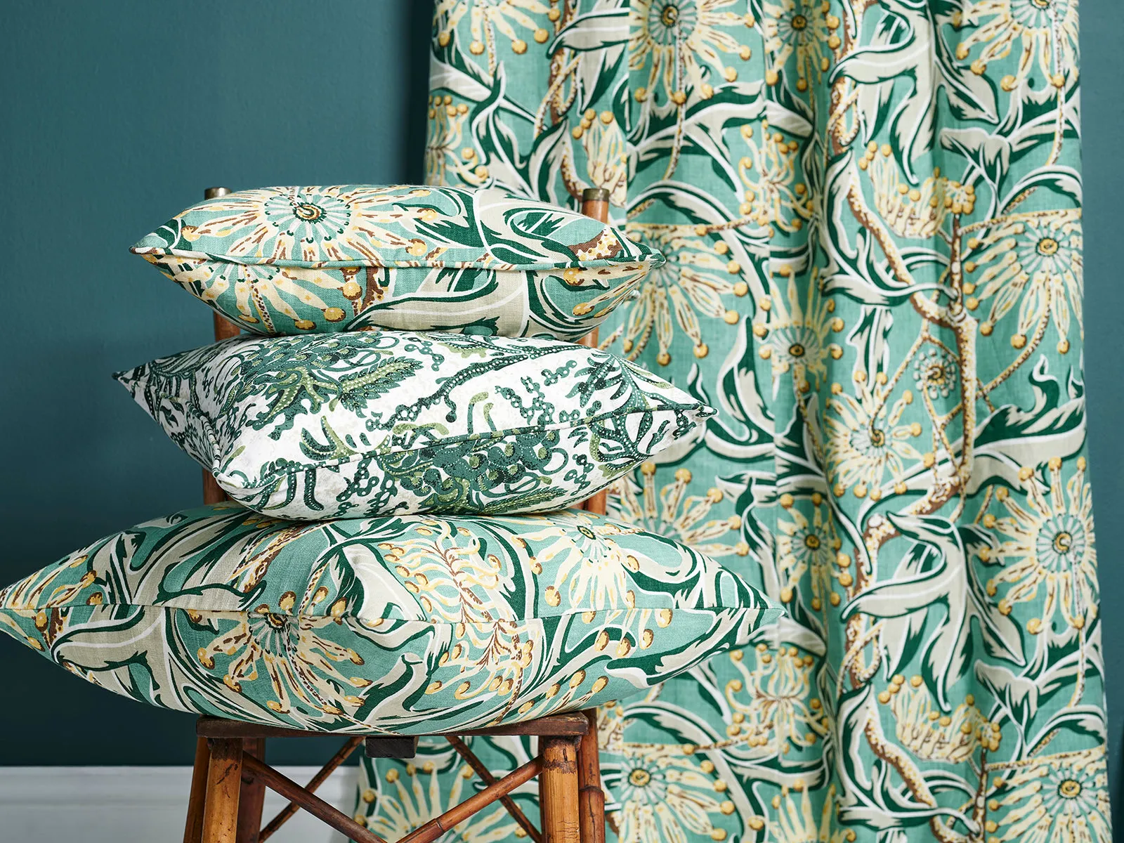 Firewheel Garden 60x60 Cushion Cover