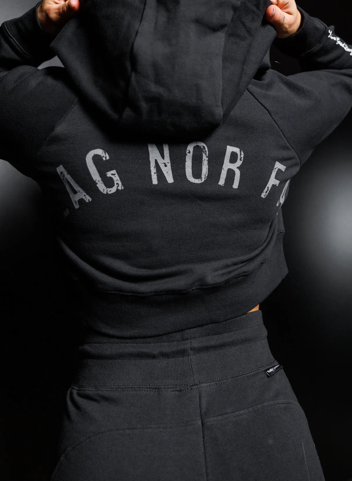 GOOD DAYS CROP HOODIE - BLACK