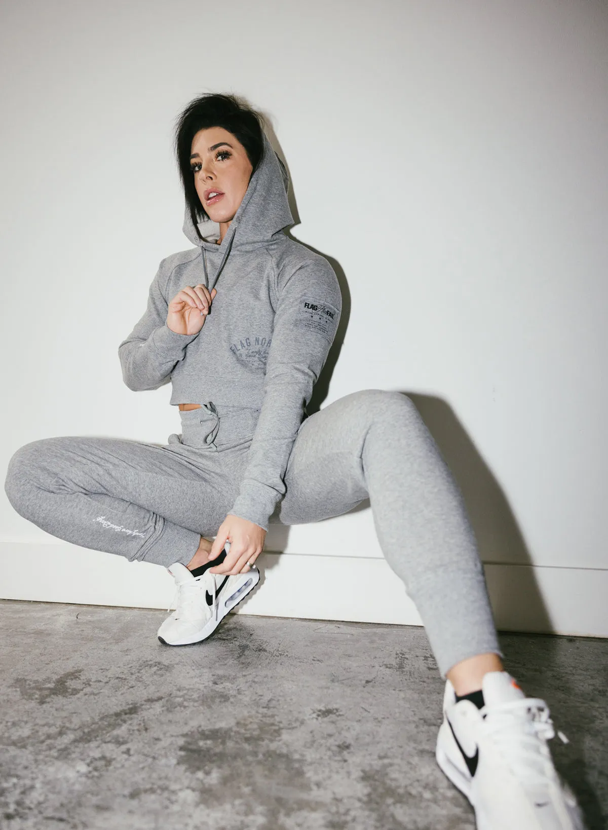 GOOD DAYS CROP HOODIE - GREY