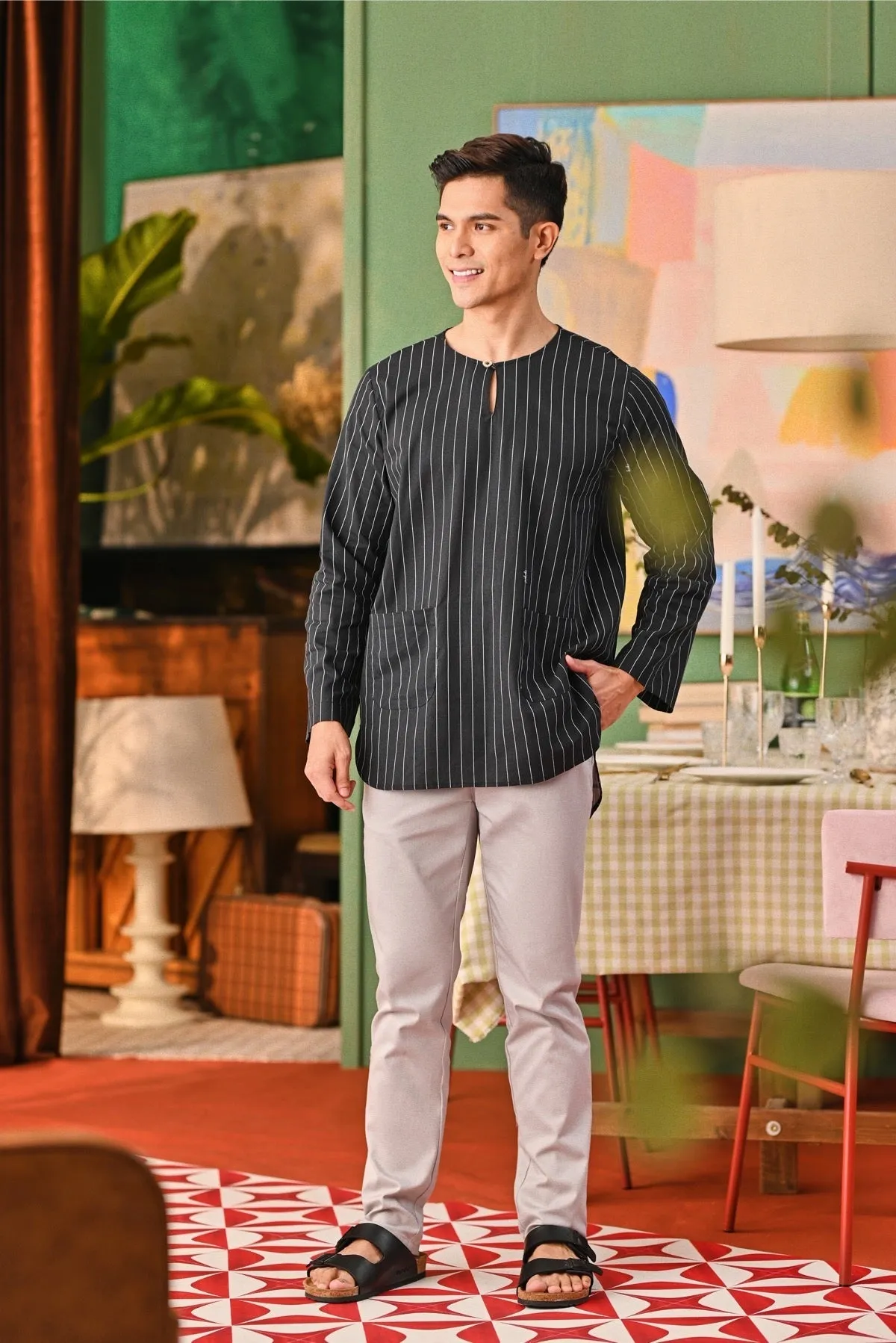 The Capai Men Kurta - Black Pinstripe